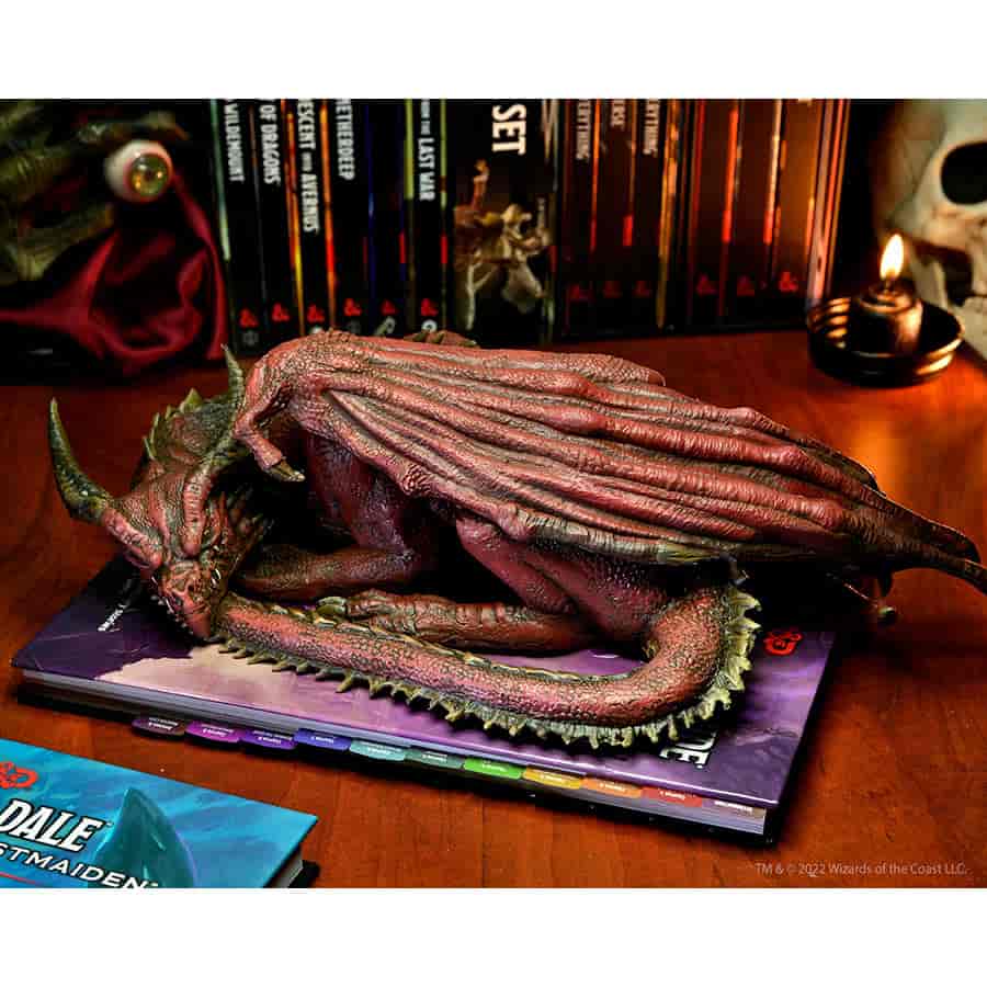 DUNGEONS AND DRAGONS FOAM REPLICA: PSEUDODRAGON LIFE-SIZED REPLICA