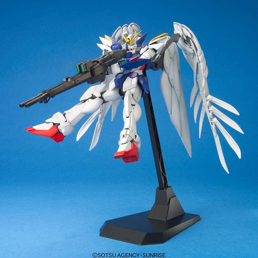 Gundam Wing: Endless Waltz Master Grade Wing Gundam Zero (EW) 1/100 Model Kit